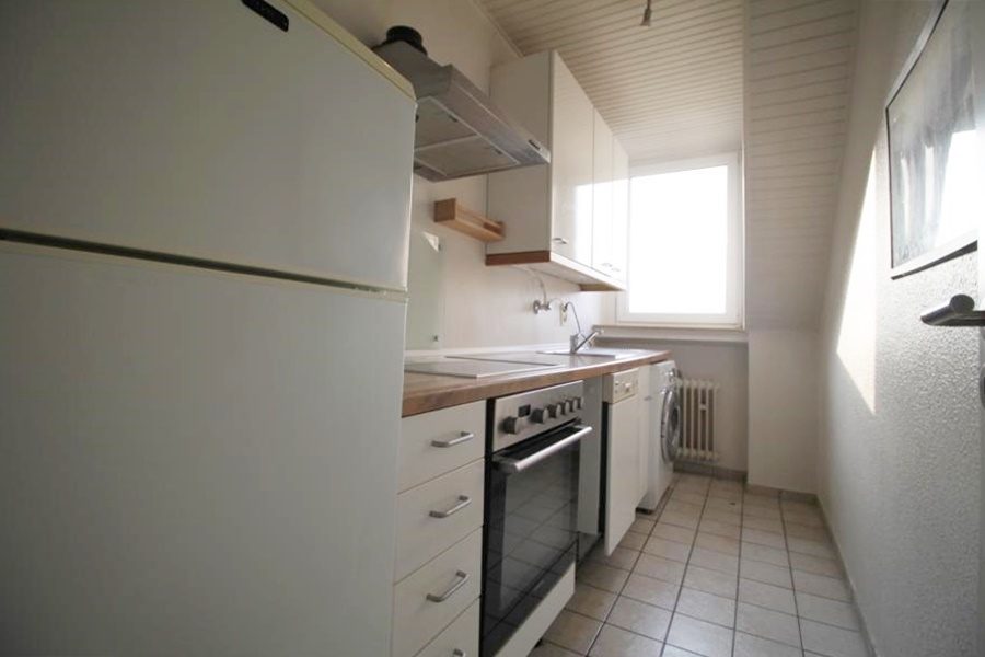 Immobilienangebot - Düsseldorf - Alle - Wersten: 2 Zimmer-Dachgeschoss-Wohnung in Uninähe für Kapitalanleger und Selbstnutzer!