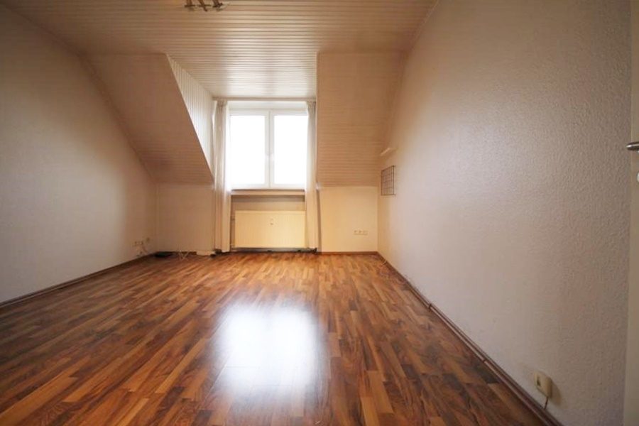 Immobilienangebot - Düsseldorf - Alle - Wersten: 2 Zimmer-Dachgeschoss-Wohnung in Uninähe für Kapitalanleger und Selbstnutzer!