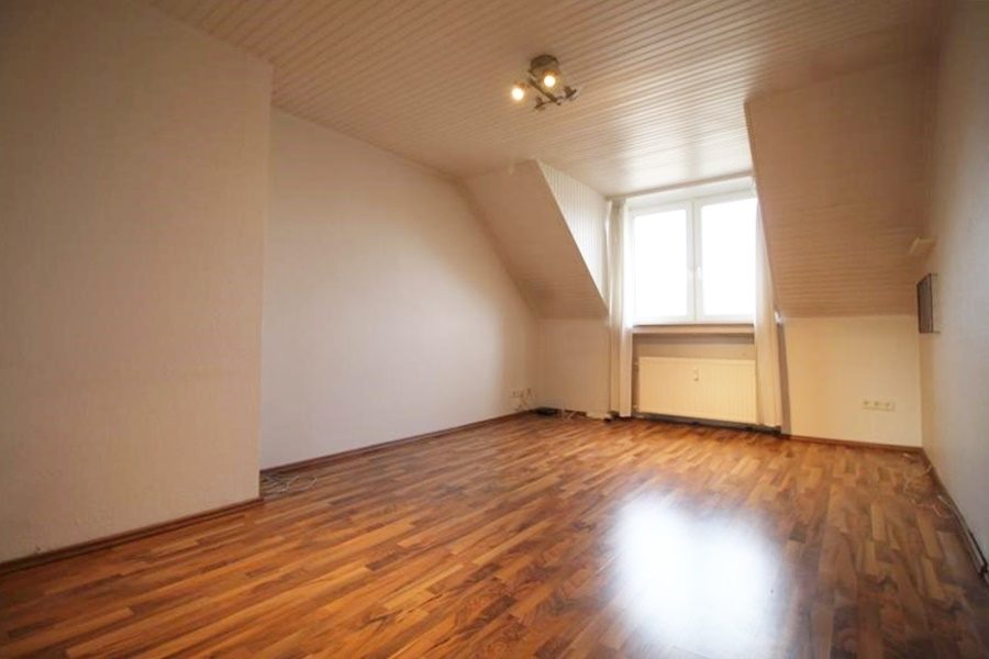 Immobilienangebot - Düsseldorf - Alle - Wersten: 2 Zimmer-Dachgeschoss-Wohnung in Uninähe für Kapitalanleger und Selbstnutzer!