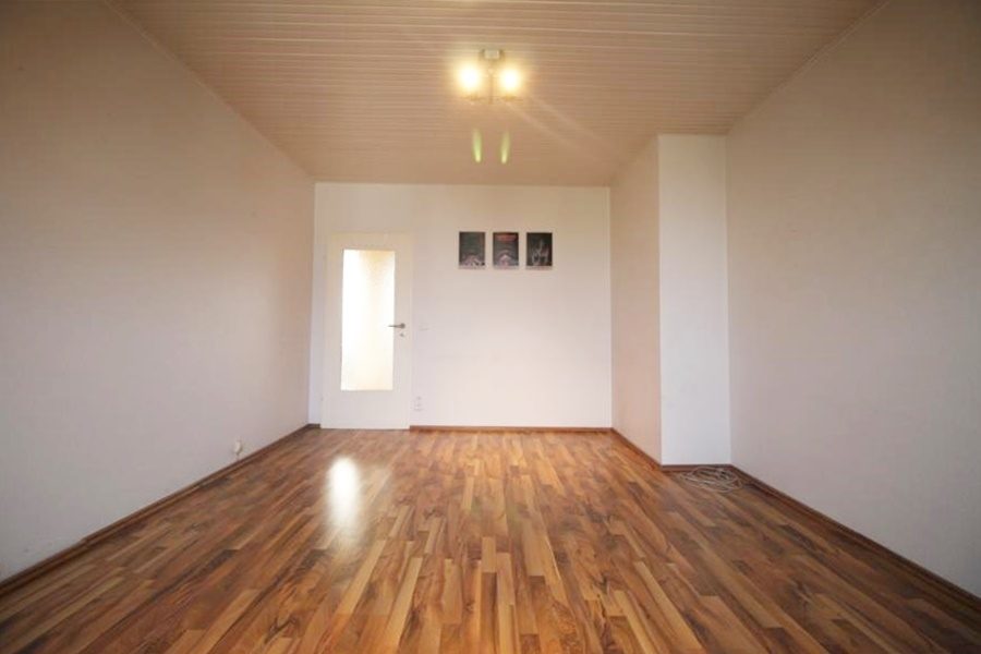 Immobilienangebot - Düsseldorf - Alle - Wersten: 2 Zimmer-Dachgeschoss-Wohnung in Uninähe für Kapitalanleger und Selbstnutzer!
