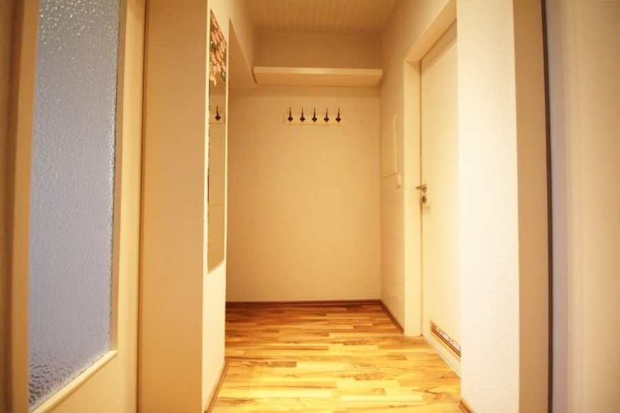 Immobilienangebot - Düsseldorf - Alle - Wersten: 2 Zimmer-Dachgeschoss-Wohnung in Uninähe für Kapitalanleger und Selbstnutzer!