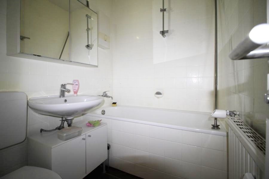 Immobilienangebot - Düsseldorf - Alle - Wersten: 2 Zimmer-Dachgeschoss-Wohnung in Uninähe für Kapitalanleger und Selbstnutzer!