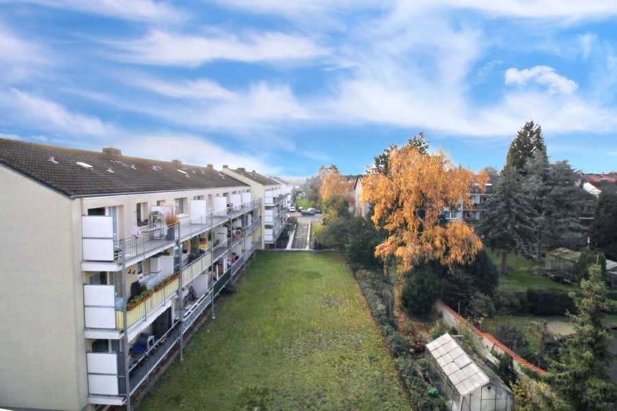 Immobilienangebot - Düsseldorf - Alle - Wersten: 2 Zimmer-Dachgeschoss-Wohnung in Uninähe für Kapitalanleger und Selbstnutzer!