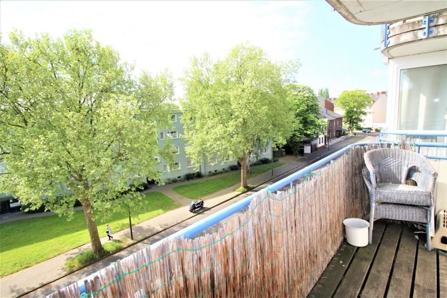 Immobilienangebot - Düsseldorf - Alle - Eigennutzer oder Kapitalanleger: gut geschnittene 2 Zimmer Wohnung mit Süd-Balkon
