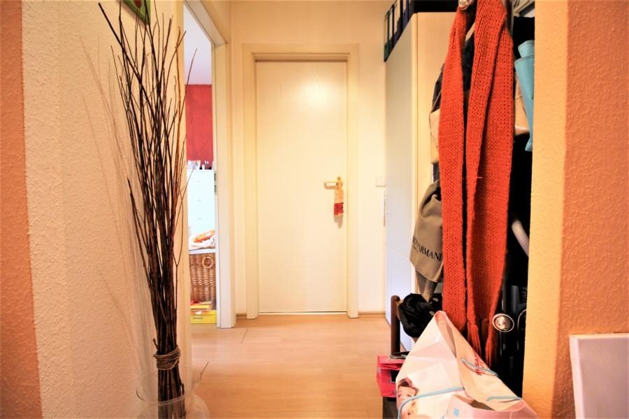 Immobilienangebot - Düsseldorf - Alle - Eigennutzer oder Kapitalanleger: gut geschnittene 2 Zimmer Wohnung mit Süd-Balkon