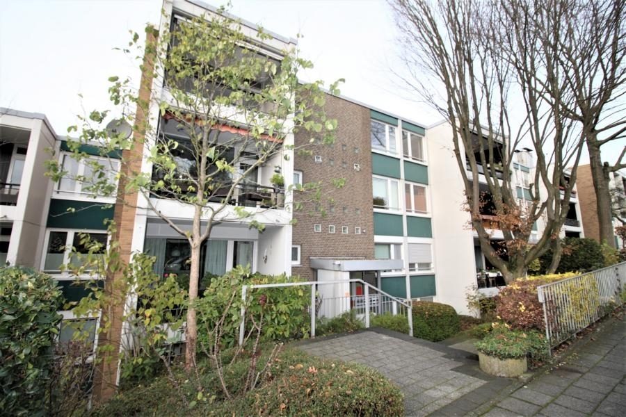 Immobilienangebot - Düsseldorf - Alle - Knittkuhl: renovierungsbedürftige 2,5 Zimmerwohnung  mit Balkon und TG-Stellplatz!