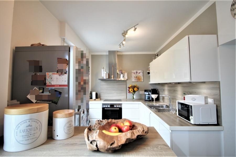Immobilienangebot - Düsseldorf - Alle - Freistehendes und umfangreich modernisiertes Einfamilienhaus mit sehr schön angelegtem Garten