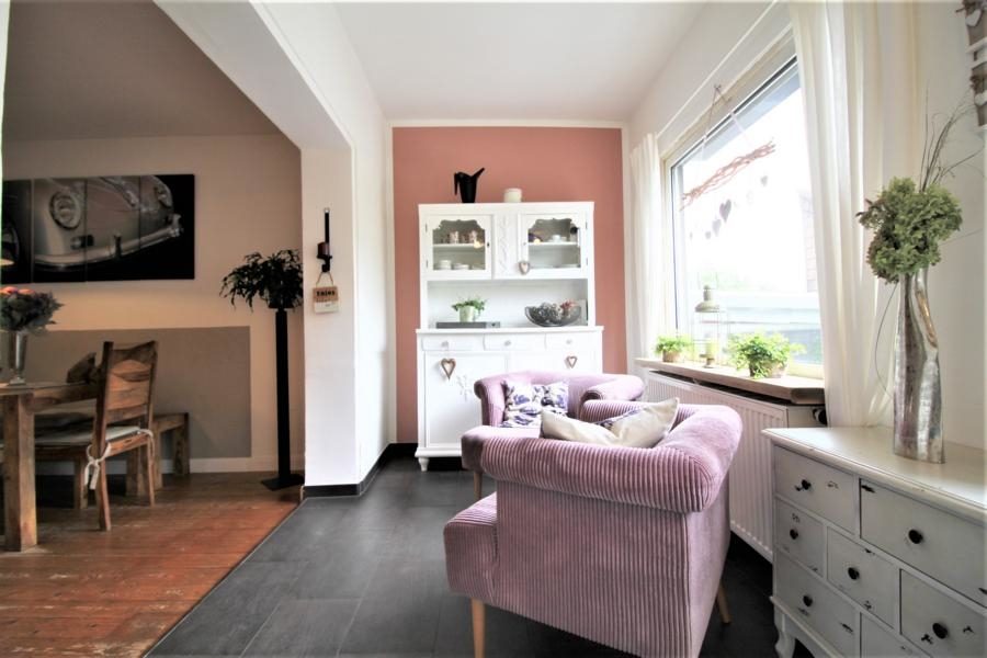 Immobilienangebot - Düsseldorf - Alle - Freistehendes und umfangreich modernisiertes Einfamilienhaus mit sehr schön angelegtem Garten