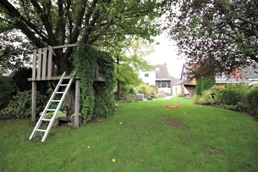 Immobilienangebot - Düsseldorf - Alle - Freistehendes und umfangreich modernisiertes Einfamilienhaus mit sehr schön angelegtem Garten