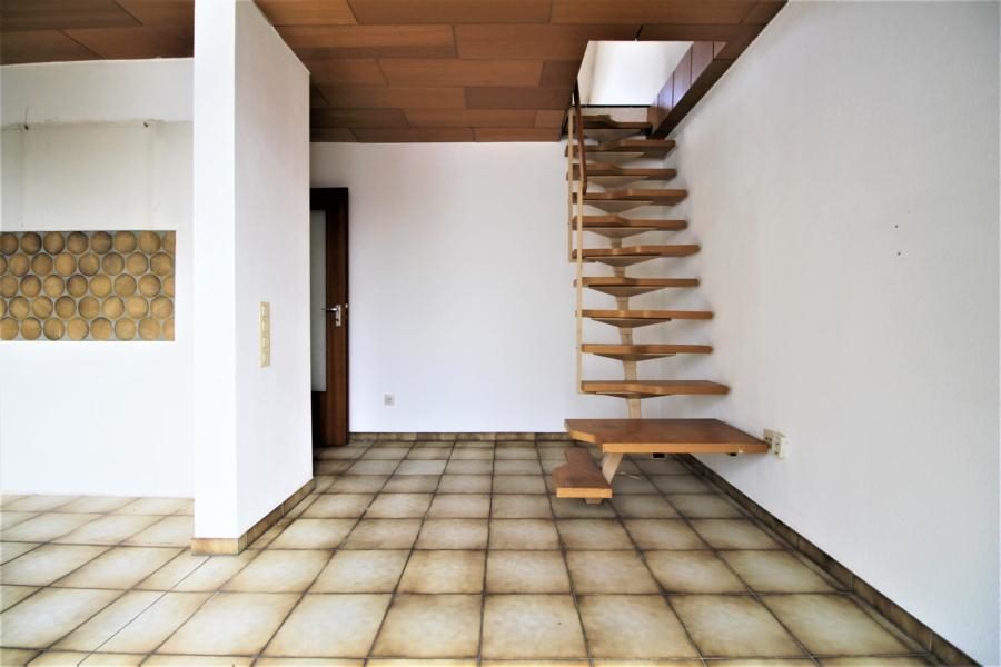 Immobilienangebot - Düsseldorf - Alle - Lorettostraße:renovierungsbedürftige 3-Zimmer zzgl. 20qm Spitzboden als Maisonette