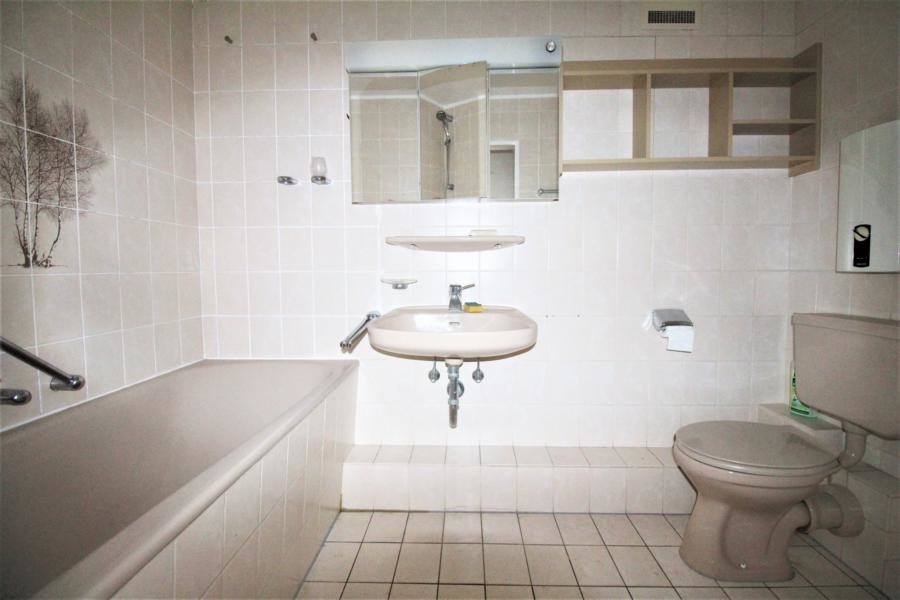 Immobilienangebot - Düsseldorf - Alle - Lorettostraße:renovierungsbedürftige 3-Zimmer zzgl. 20qm Spitzboden als Maisonette