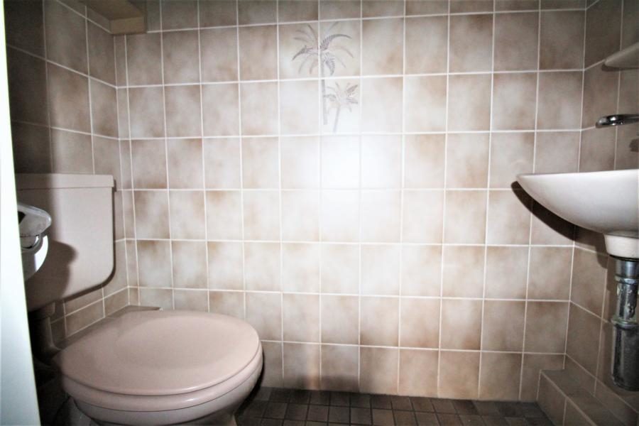 Immobilienangebot - Düsseldorf - Alle - Lorettostraße:renovierungsbedürftige 3-Zimmer zzgl. 20qm Spitzboden als Maisonette