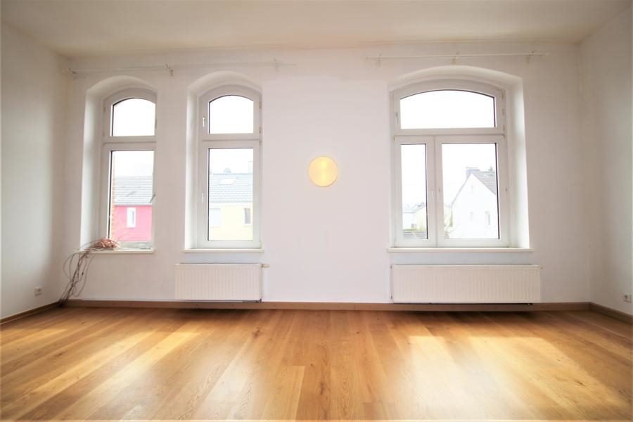 Immobilienangebot - Düsseldorf - Alle - Eller / In der Elb:
komplett modernisiertes Mehrfamilienhaus mit großem Garten