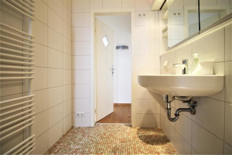 Immobilienangebot - Düsseldorf - Alle - Eller / In der Elb:
komplett modernisiertes Mehrfamilienhaus mit großem Garten