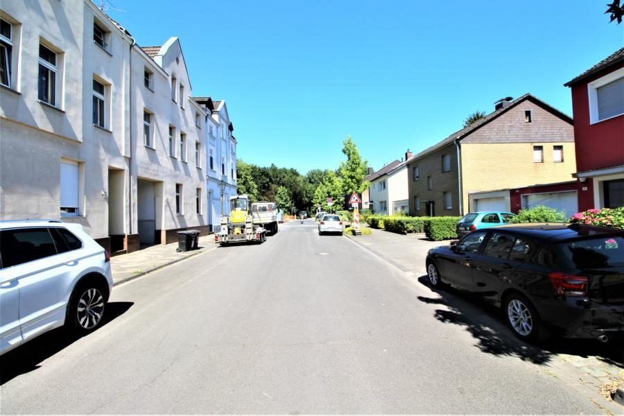 Immobilienangebot - Düsseldorf - Alle - Eller / In der Elb:
komplett modernisiertes Mehrfamilienhaus mit großem Garten