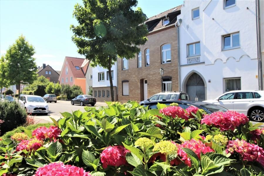 Immobilienangebot - Düsseldorf - Alle - Eller / In der Elb:
komplett modernisiertes Mehrfamilienhaus mit großem Garten