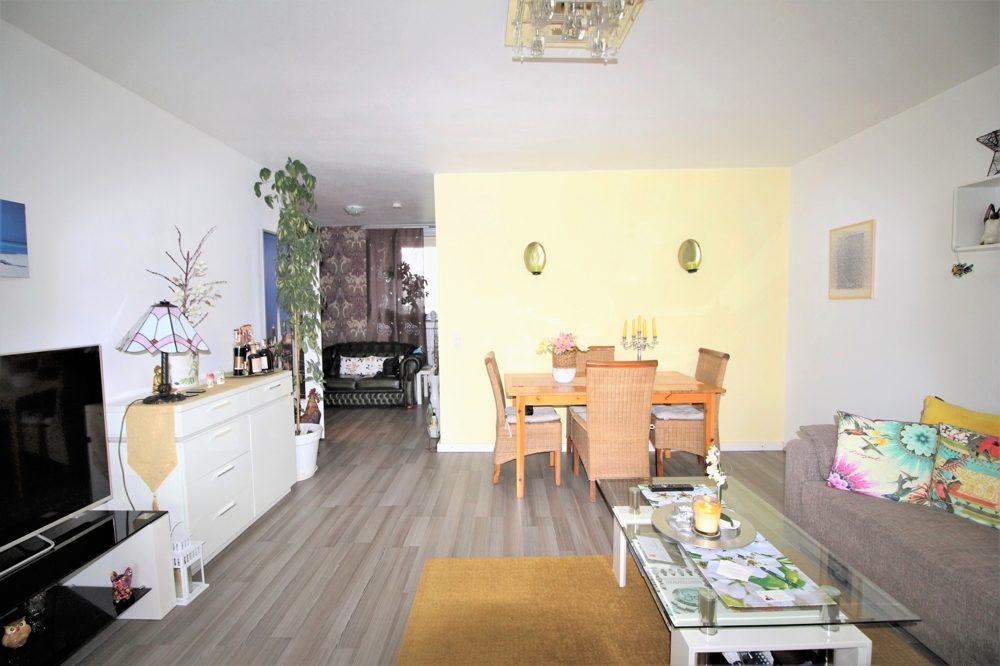 Immobilienangebot - Düsseldorf / Mörsenbroich - Alle - Mörsenbroich: gut geschnittene 2 Zimmer mit Loggia, TG-Stellplatz, Sauna und Schwimmbad