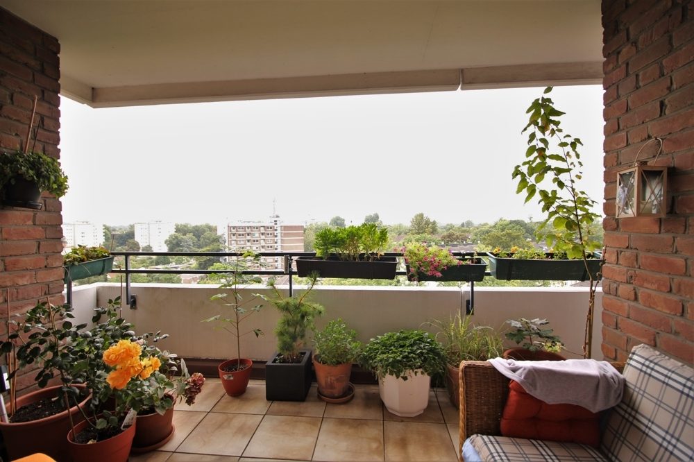 Immobilienangebot - Düsseldorf / Mörsenbroich - Alle - Mörsenbroich: gut geschnittene 2 Zimmer mit Loggia, TG-Stellplatz, Sauna und Schwimmbad