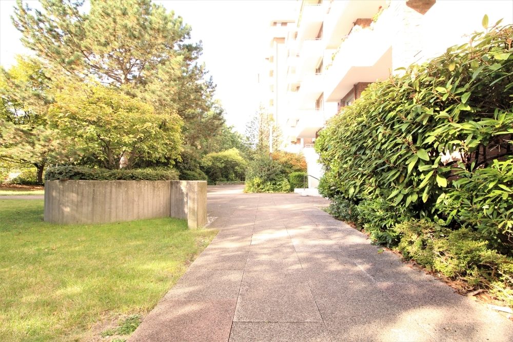 Immobilienangebot - Düsseldorf / Mörsenbroich - Alle - Mörsenbroich: gut geschnittene 2 Zimmer mit Loggia, TG-Stellplatz, Sauna und Schwimmbad