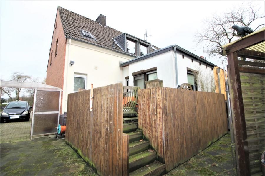 Immobilienangebot - Düsseldorf - Alle - Wersten: Schöne Doppelhaushälfte mit großem Garten in ruhiger Lage