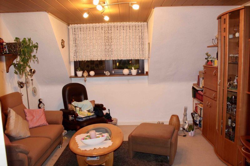 Immobilienangebot - Düsseldorf - Alle - Wersten: Schöne Doppelhaushälfte mit großem Garten in ruhiger Lage