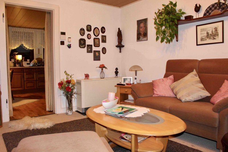 Immobilienangebot - Düsseldorf - Alle - Wersten: Schöne Doppelhaushälfte mit großem Garten in ruhiger Lage