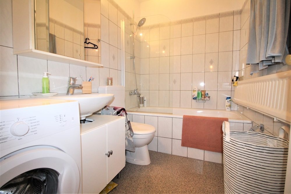 Immobilienangebot - Düsseldorf / Stadtmitte - Alle - ideale 3-Zimmer Stadtwohnung, ruhig, mit großem Balkon in zentraler Lage
