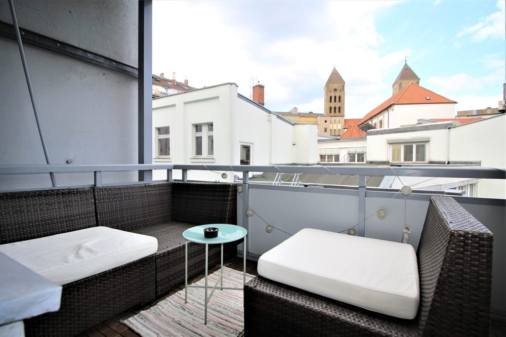 Immobilienangebot - Düsseldorf / Stadtmitte - Alle - ideale 3-Zimmer Stadtwohnung, ruhig, mit großem Balkon in zentraler Lage