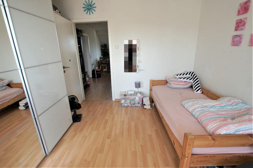 Immobilienangebot - Düsseldorf - Alle - Eller: gepflegte 3- Zimmerwohnung im DG in zentraler Lage!