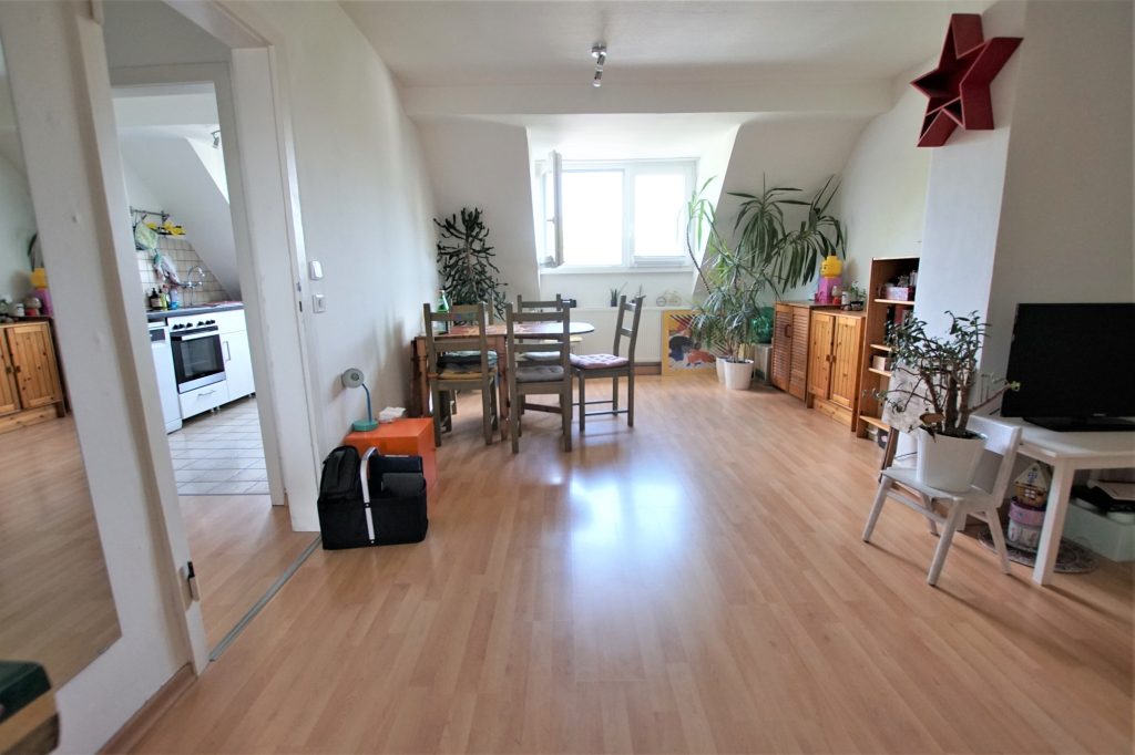 Immobilienangebot - Düsseldorf - Alle - Eller: gepflegte 3- Zimmerwohnung im DG in zentraler Lage!