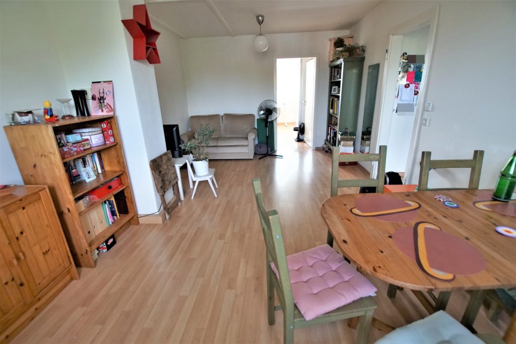 Immobilienangebot - Düsseldorf - Alle - Eller: gepflegte 3- Zimmerwohnung im DG in zentraler Lage!