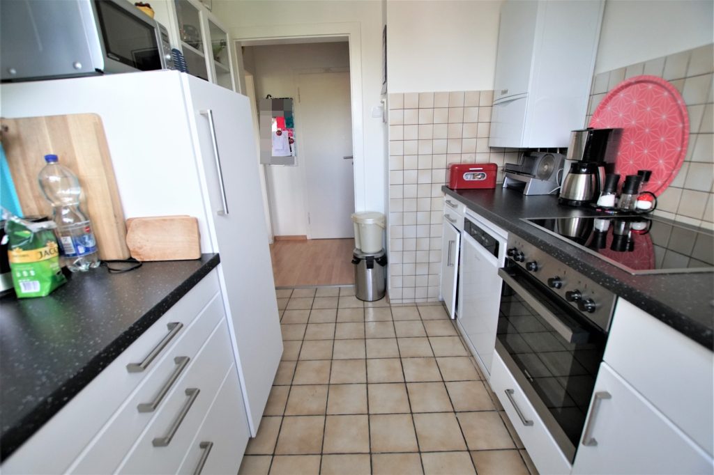 Immobilienangebot - Düsseldorf - Alle - Eller: gepflegte 3- Zimmerwohnung im DG in zentraler Lage!