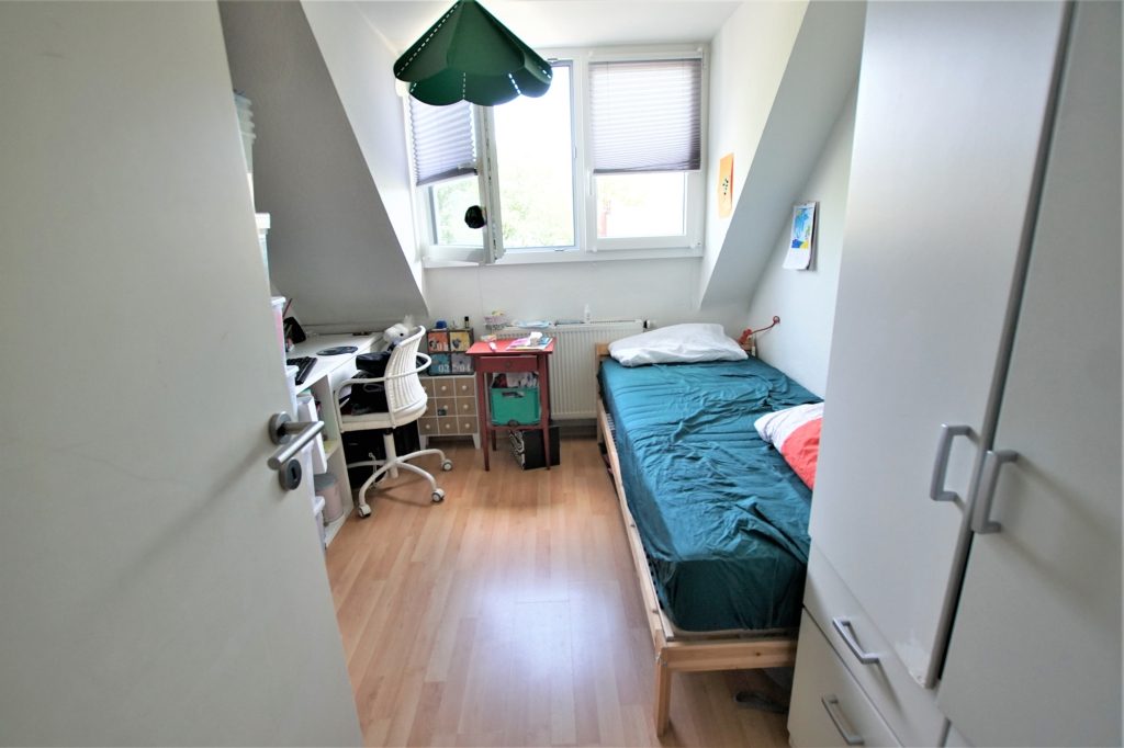 Immobilienangebot - Düsseldorf - Alle - Eller: gepflegte 3- Zimmerwohnung im DG in zentraler Lage!
