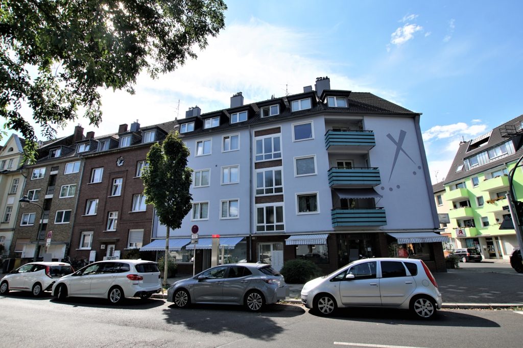 Immobilienangebot - Düsseldorf - Alle - Eller: gepflegte 3- Zimmerwohnung im DG in zentraler Lage!