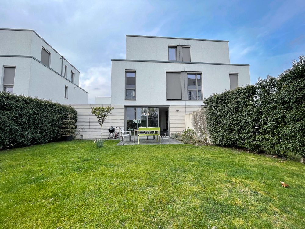 Immobilienangebot - Düsseldorf / Mörsenbroich - Alle - Mörsenbroich: Doppelhaushälfte in der Reitzensteinkaserne mit Terrasse, Garten und Garage