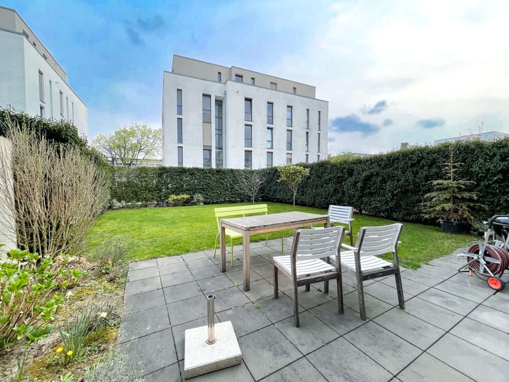 Immobilienangebot - Düsseldorf / Mörsenbroich - Alle - Mörsenbroich: Doppelhaushälfte in der Reitzensteinkaserne mit Terrasse, Garten und Garage