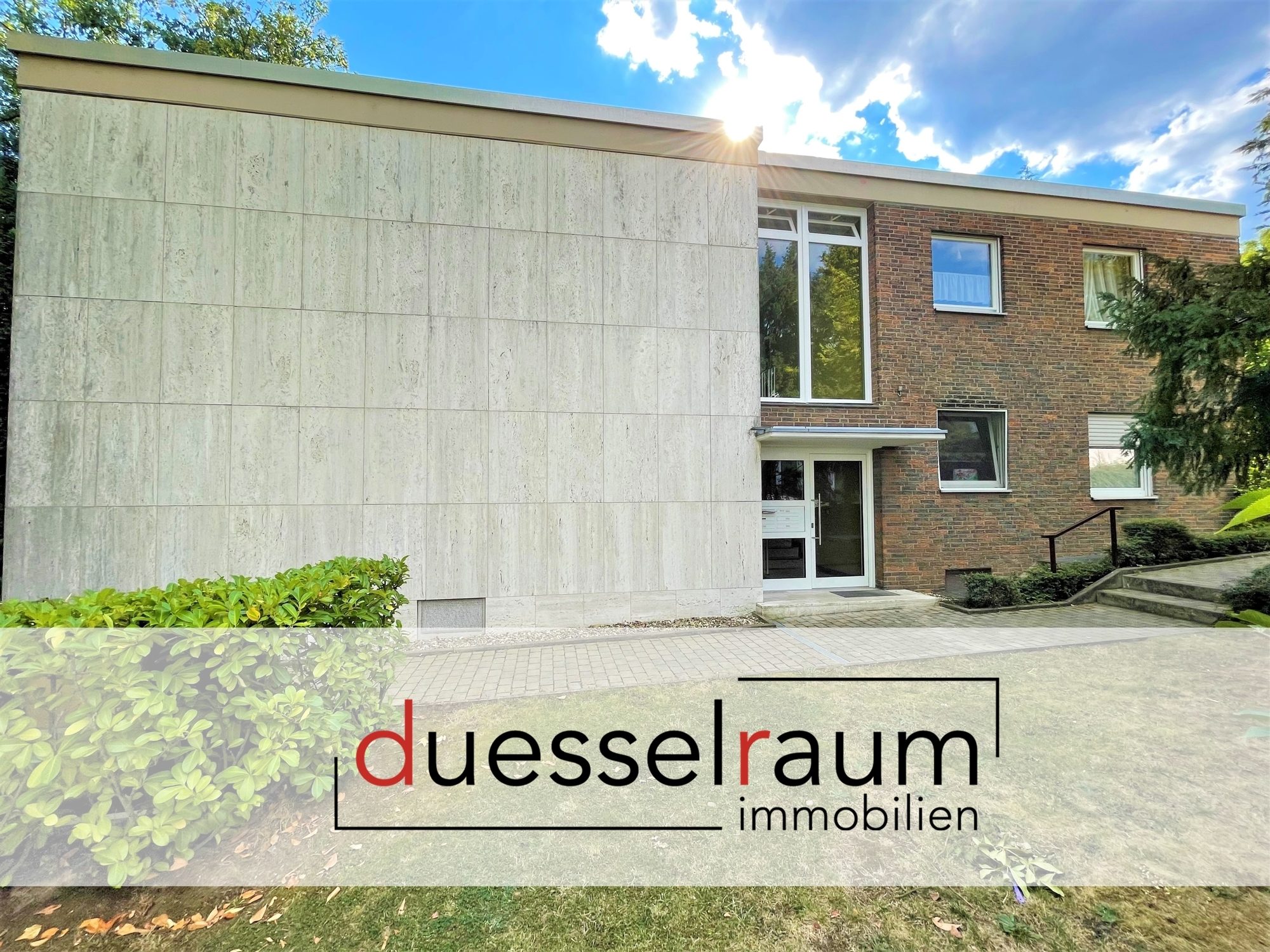 Immobilienangebot - Düsseldorf / Unterbach - Alle - Unterbach: Großzügige 2-Zimmer-Wohnung mit riesigem Balkon mitten in der Natur am See