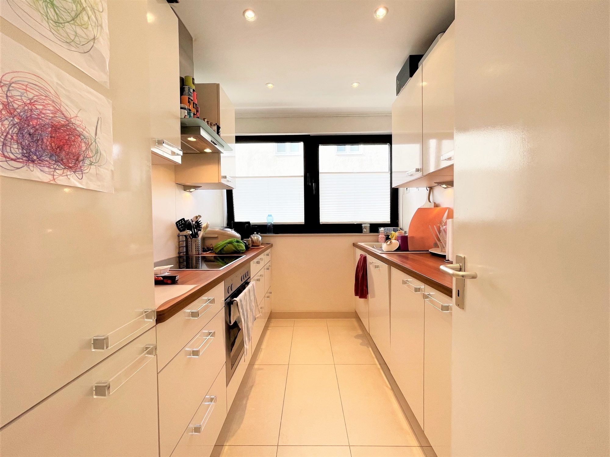 Immobilienangebot - Düsseldorf - Alle - Zooviertel: Lichtdurchflutete und geräumige 3-Zimmer-Wohnung mit EBK und Rundum-Balkon in Bestlage!