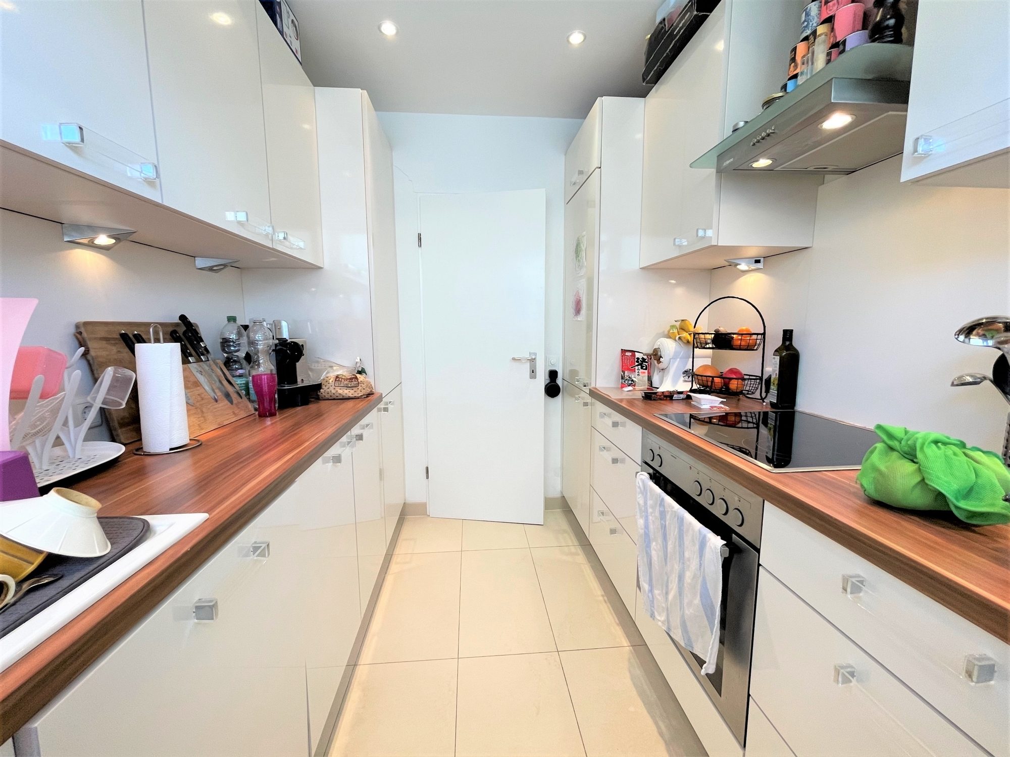 Immobilienangebot - Düsseldorf - Alle - Zooviertel: Lichtdurchflutete und geräumige 3-Zimmer-Wohnung mit EBK und Rundum-Balkon in Bestlage!