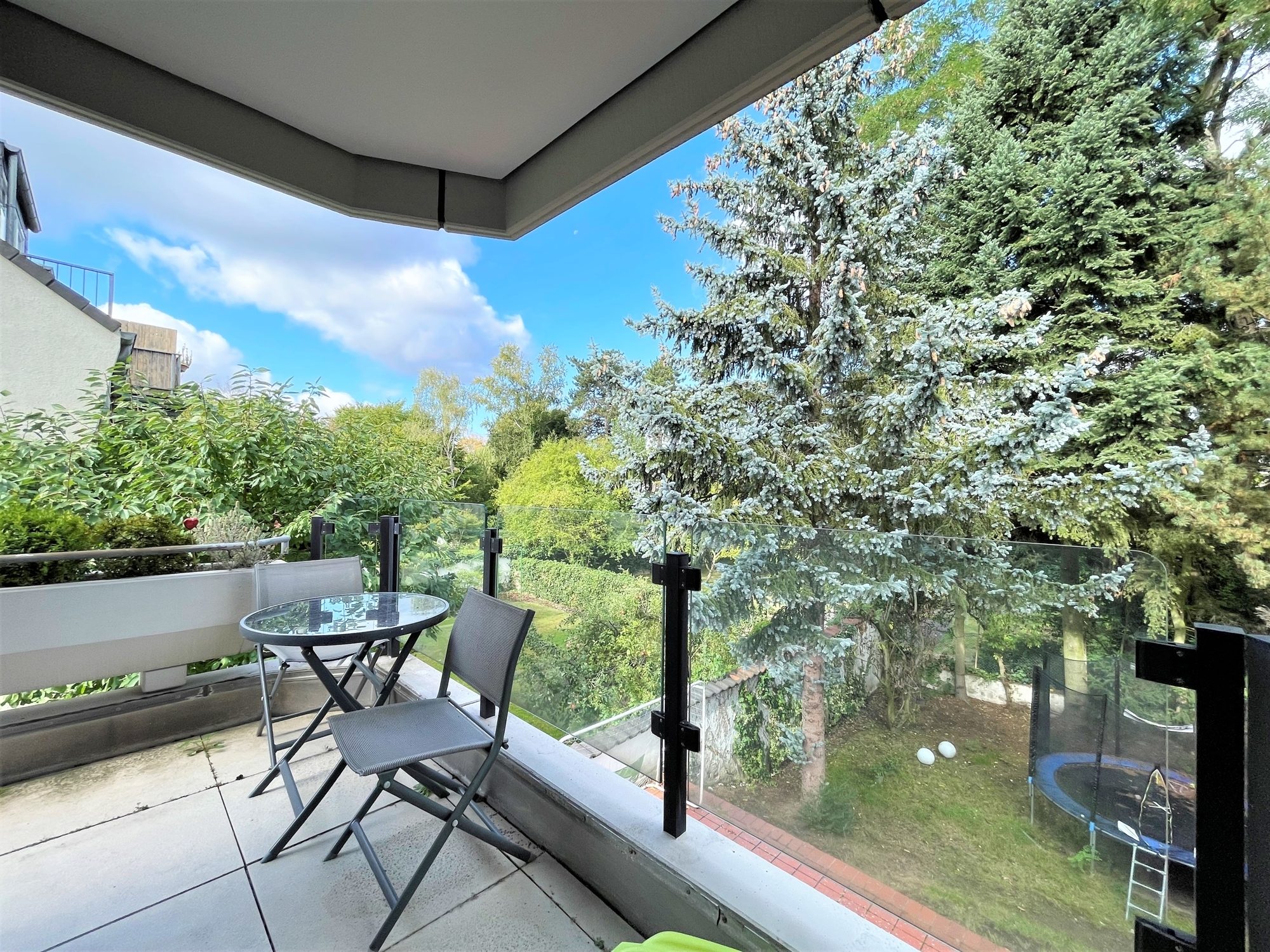 Immobilienangebot - Düsseldorf - Alle - Zooviertel: Lichtdurchflutete und geräumige 3-Zimmer-Wohnung mit EBK und Rundum-Balkon in Bestlage!
