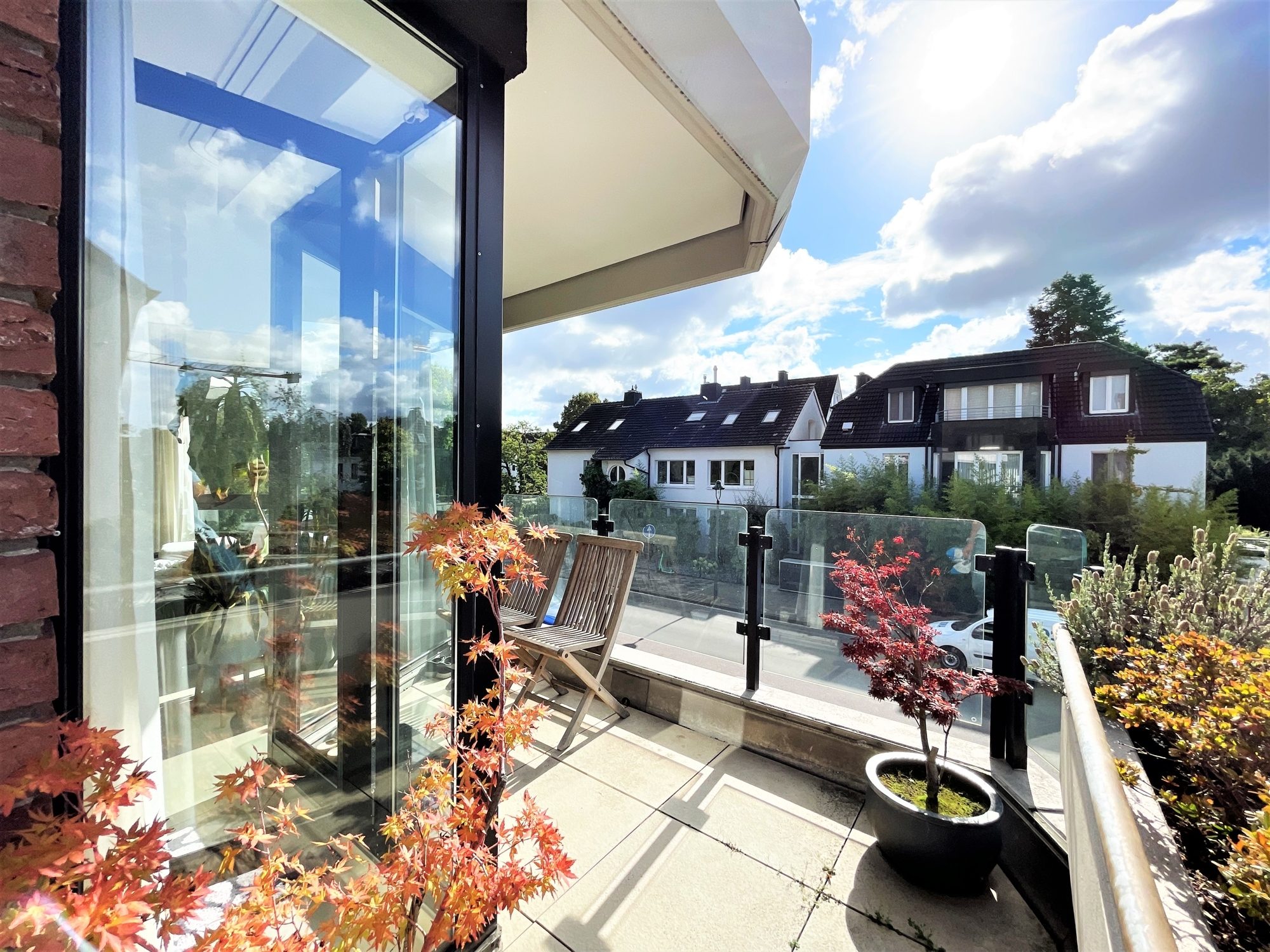 Immobilienangebot - Düsseldorf - Alle - Zooviertel: Lichtdurchflutete und geräumige 3-Zimmer-Wohnung mit EBK und Rundum-Balkon in Bestlage!