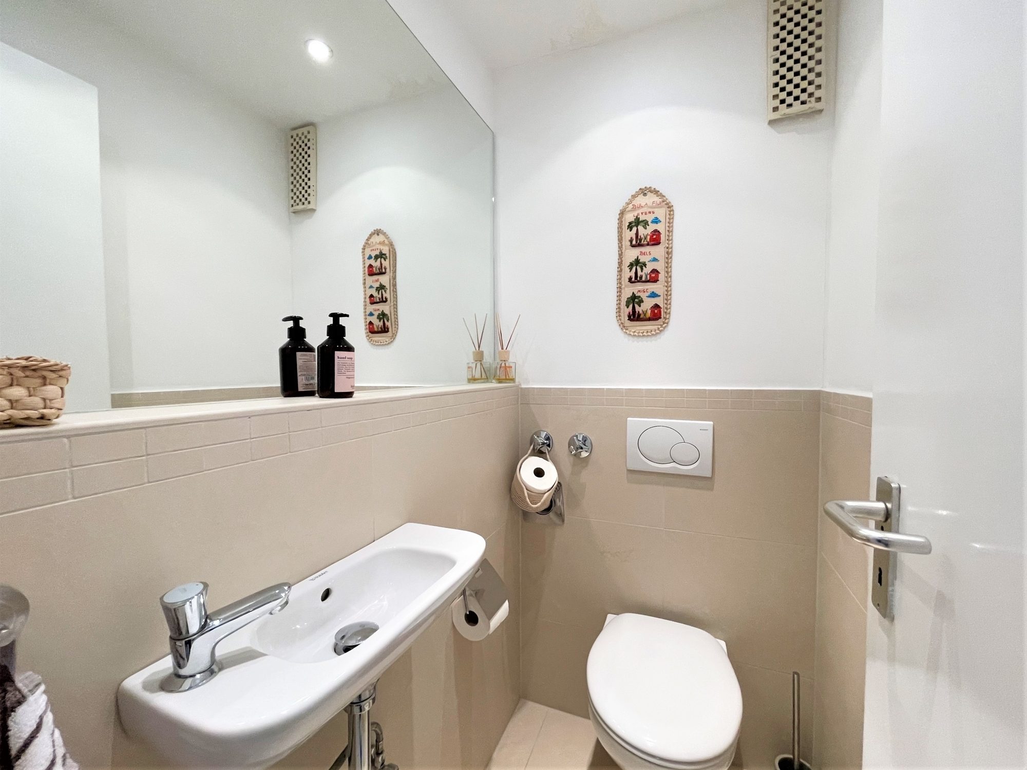 Immobilienangebot - Düsseldorf - Alle - Zooviertel: Lichtdurchflutete und geräumige 3-Zimmer-Wohnung mit EBK und Rundum-Balkon in Bestlage!