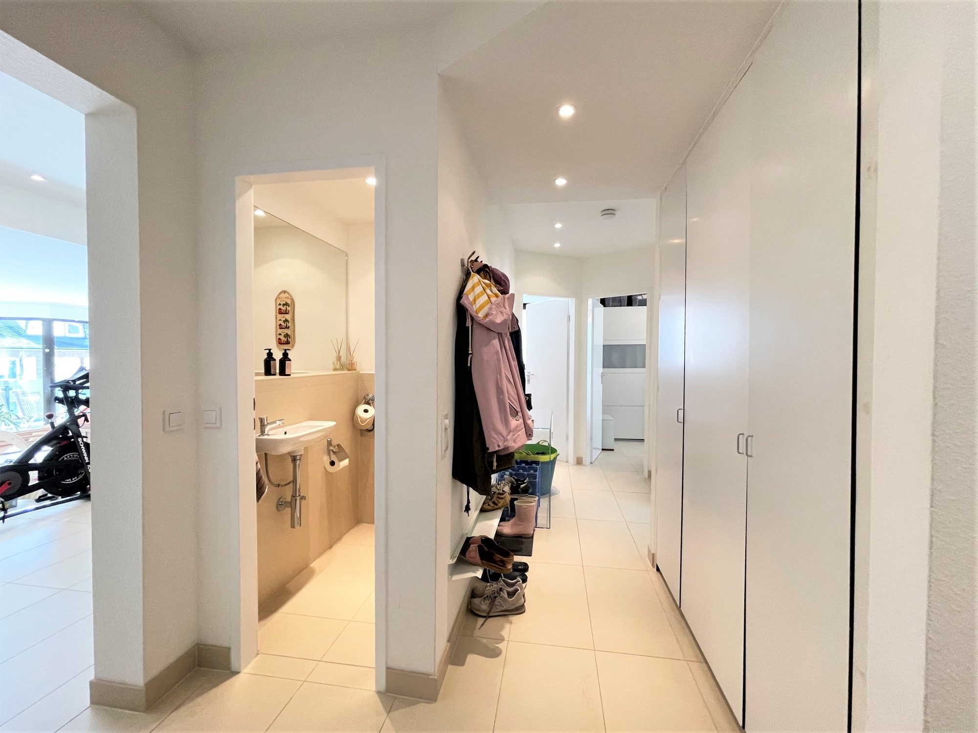 Immobilienangebot - Düsseldorf - Alle - Zooviertel: Lichtdurchflutete und geräumige 3-Zimmer-Wohnung mit EBK und Rundum-Balkon in Bestlage!