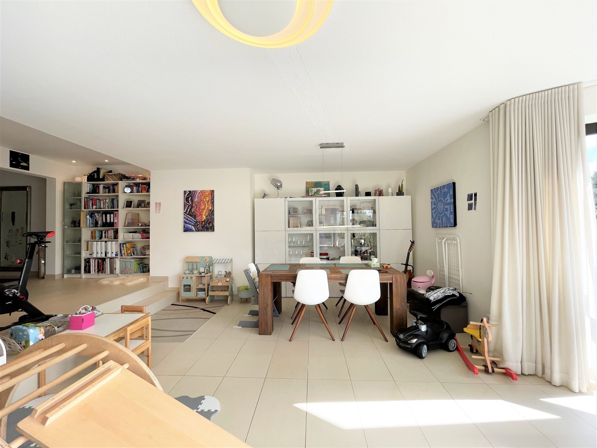 Immobilienangebot - Düsseldorf - Alle - Zooviertel: Lichtdurchflutete und geräumige 3-Zimmer-Wohnung mit EBK und Rundum-Balkon in Bestlage!