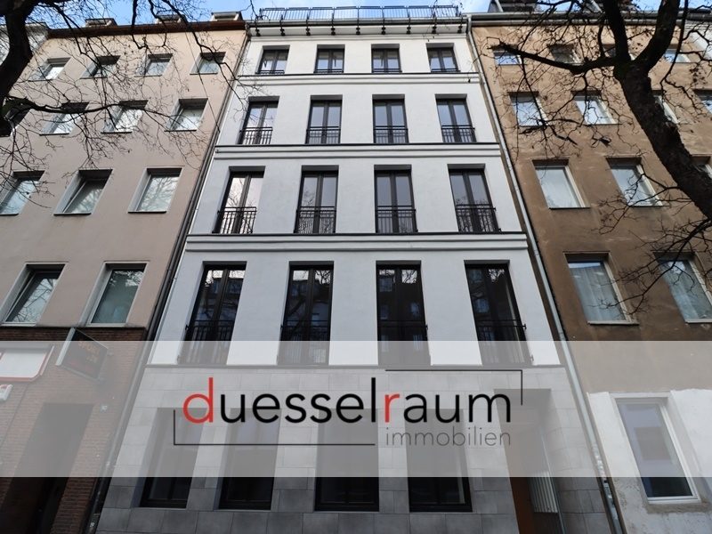 Immobilienangebot - Düsseldorf - Alle - Erstbezug nach Sanierung: hochwertiges 2 Zimmer-Dachgeschoss-Apartment mit EBK und Dachterrasse!