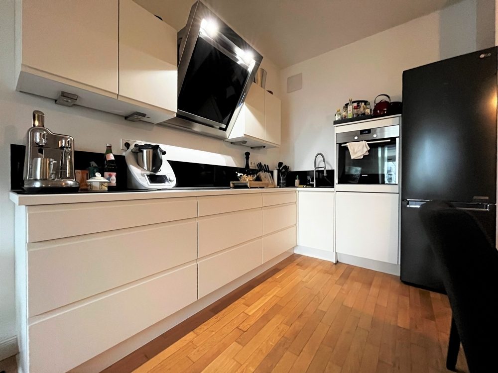 Immobilienangebot - Düsseldorf / Heerdt - Alle - Heinrich Heine Gärten: repräsentative und geräumige 3-Zimmer Wohnung mit Balkon!