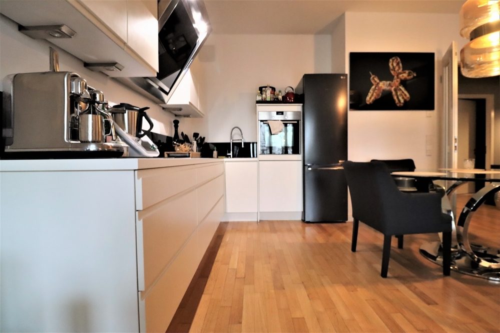 Immobilienangebot - Düsseldorf / Heerdt - Alle - Heinrich Heine Gärten: repräsentative und geräumige 3-Zimmer Wohnung mit Balkon!