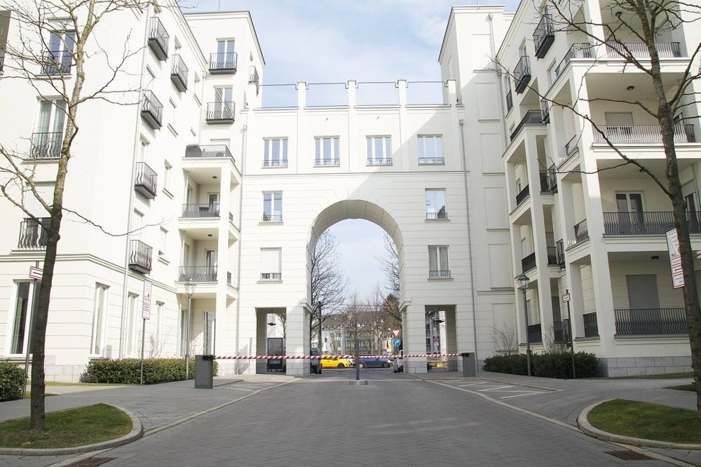 Immobilienangebot - Düsseldorf / Heerdt - Alle - Heinrich Heine Gärten: repräsentive 3-Zimmer Wohnung mit Terasse!