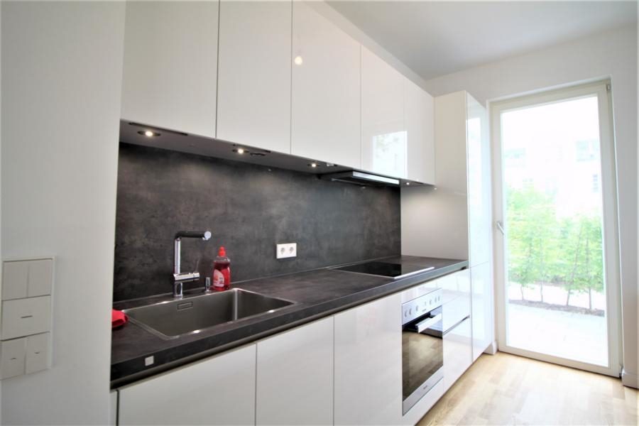 Immobilienangebot - Düsseldorf - Alle - Heinrich Heine Gärten: repräsentative 2 Zimmer-Wohnung mit Terrasse!