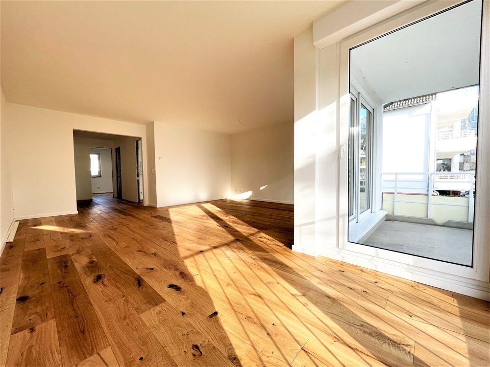 Immobilienangebot - Düsseldorf / Lörick - Alle - Repräsentative 2-Zimmer Wohnung mit Balkon in Südlage, Tageslichtbad und TG-Stellplatz!